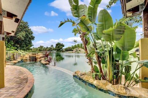 Infinity pool w/ waterfall
