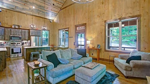 OPEN KITCHEN & LIVING AREA