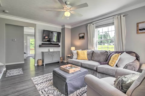 Fort Payne Vacation Rental | 3BR | 1.5BA | 2 Stories | Stairs Required