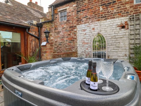 Cottage | Property grounds