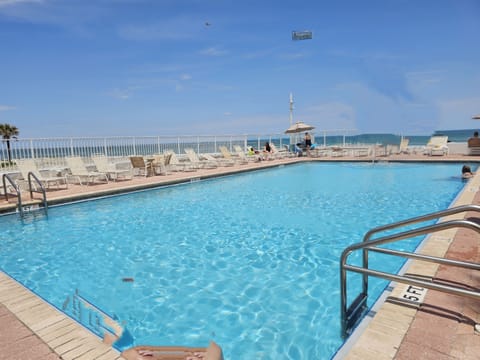 Ocean front heated pool 