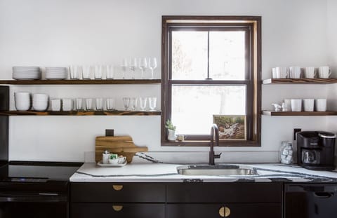 We offer a full kitchen with pots, pans, spices, coffee, tea and N'espresso.