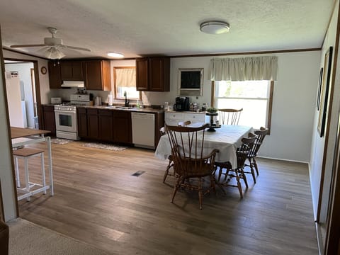 Kitchen with dinning table