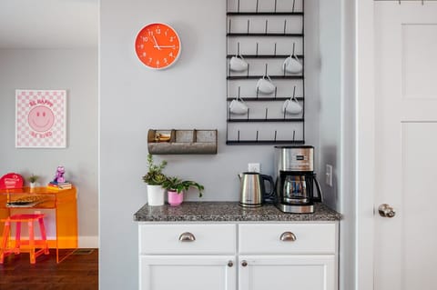 Start your mornings right at a fully stocked coffee/tea station! ☕💖