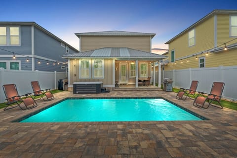 Amazing seasonally heated pool under the stars & Edison lights
