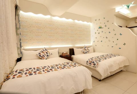 Deluxe Quadruple Room | Free WiFi, bed sheets