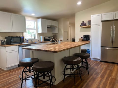 North House - Dining Area