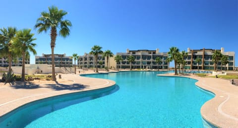 2 outdoor pools