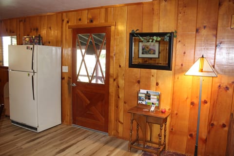 Rustic Chapparal Cabin at Bass Lake Heights Cabin in Bass Lake