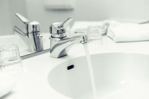 Combined shower/tub, eco-friendly toiletries, hair dryer, towels