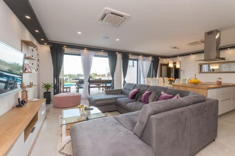 House, Smoking | 4 bedrooms
