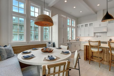 1st Floor Dining Area