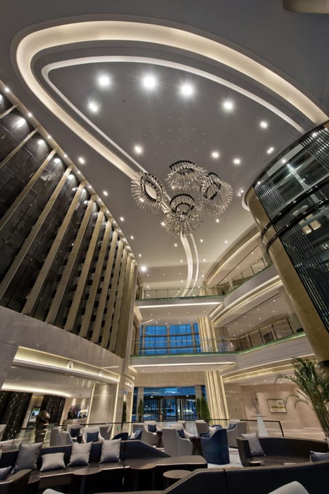 Lobby lounge, garden views, open daily