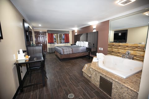 Pillowtop beds, desk, iron/ironing board, free WiFi