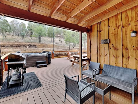 Studio (3 Bedrooms) | Property amenity