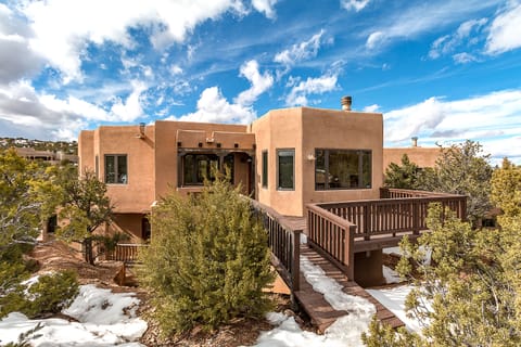 House (4 Bedrooms) | Property amenity