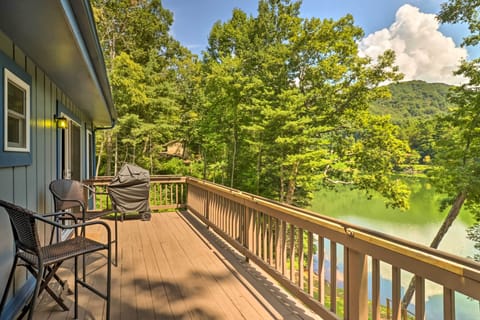 Robbinsville Vacation Rental | 3BR | 2BA | 1,800 Sq Ft | Deck | Charcoal Grill