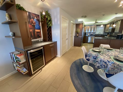 Dining area / Wine cooler