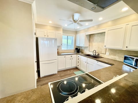 Fully equipped kitchen