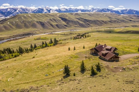 Walk up the hill behind the house to view mtns, elk, white tailed and mule deer