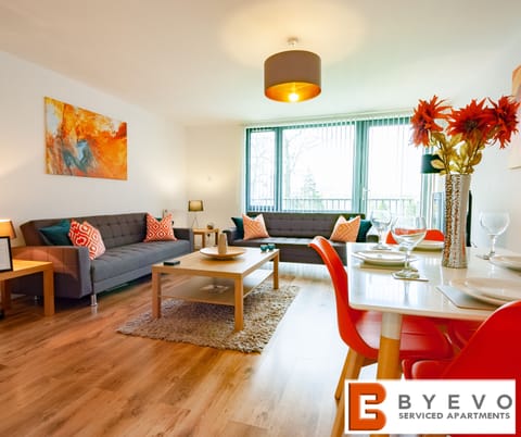 Apartment, 2 Bedrooms, Non Smoking | Living area | 42-inch Smart TV with cable channels, TV