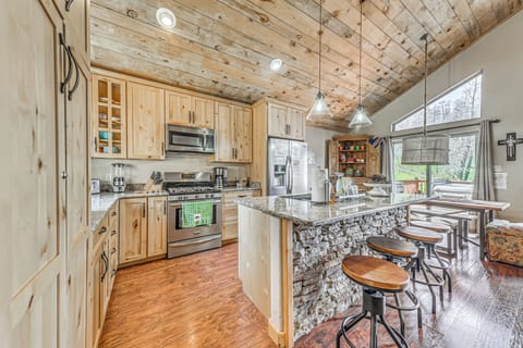 Kitchen | Fully Equipped | Toaster | Blender | Main Floor