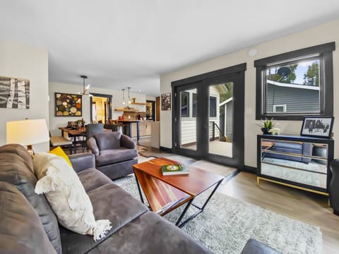 House, 3 Bedrooms | Living area