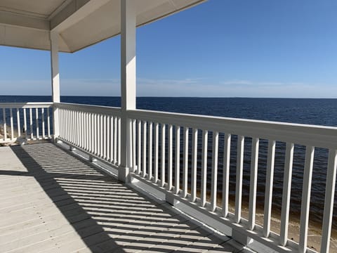 Incredible view for Sunsets and Sunrises!!