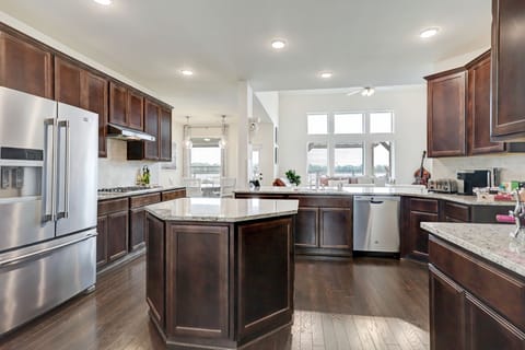 Gourmet kitchen with everything you need to prepare a meal.