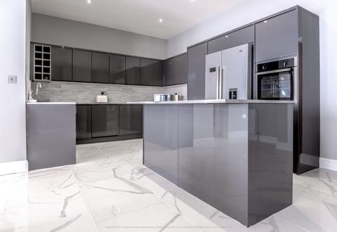 House | Private kitchen | Fridge, microwave, oven, stovetop
