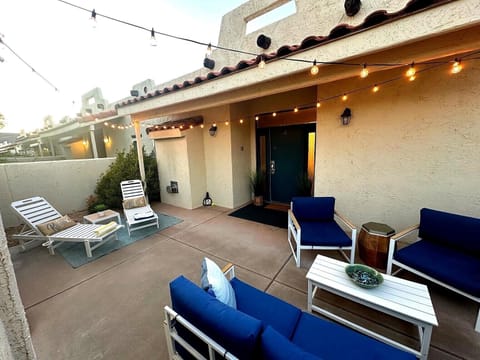 Enclosed patio/entrance