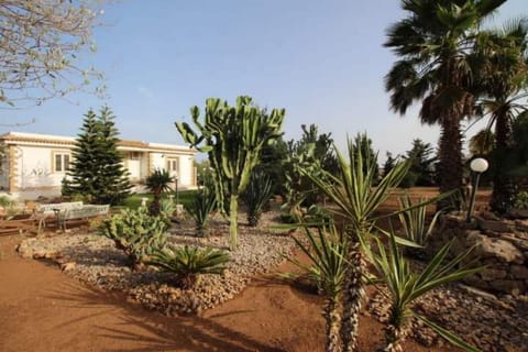 Apartment, 1 Bedroom, Smoking, Patio | Property grounds