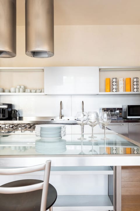 Luxury Cottage | Private kitchen | Coffee/tea maker, electric kettle