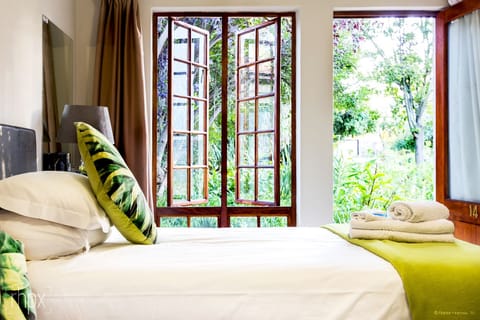 Outside Budget Twin Room | Desk, free WiFi, bed sheets