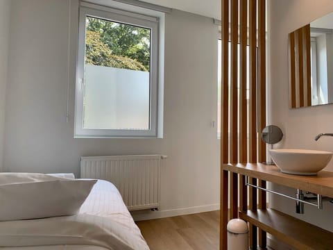 Deluxe Studio, 1 Twin Bed | 1 bedroom, premium bedding, individually decorated