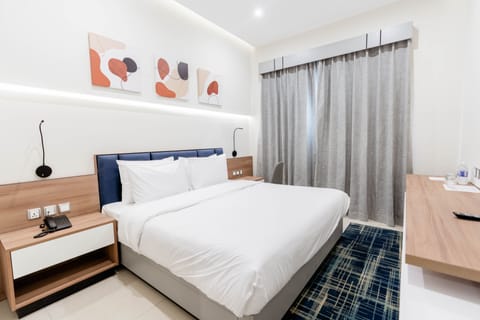 Superior Double Room | Minibar, individually decorated, individually furnished