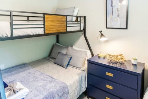 Fun bunk bed room . Plus a single bed.