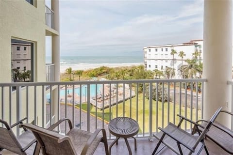 Pool and Beach Balcony views!
