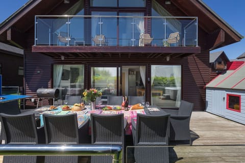 The decking and balcony - Lodge 27