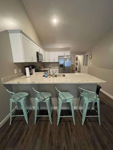 Your group's central hub for quick bites and good times.