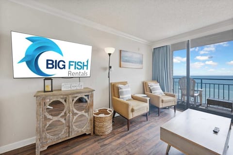 Bright Living Space with Ocean Views 🌊
