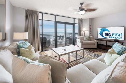 
Amazing Living Room, Beautifully Decorated, Stunning Views🌊☀️
