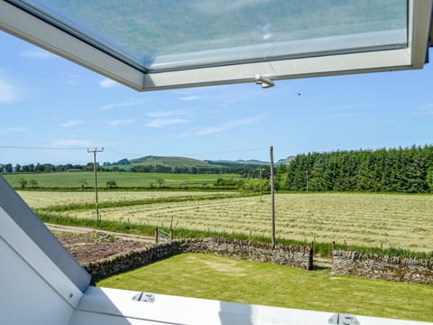 Twin bedroom | Greenford Farm, Dundee