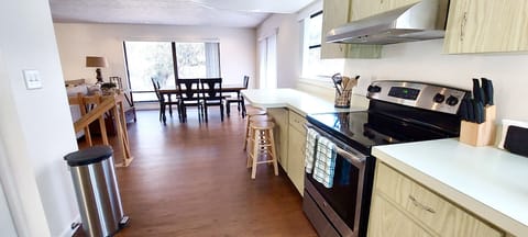 View of the cove & the Rainbow River through the large floor to ceiling windows.