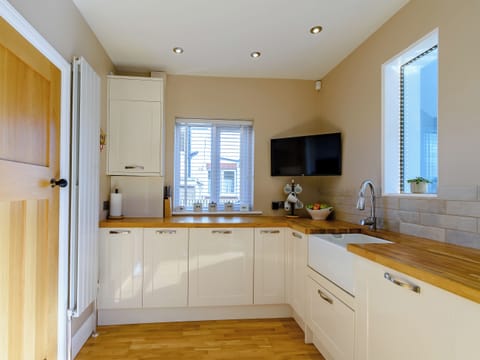 Kitchen/diner | Sea Fever, Scarborough