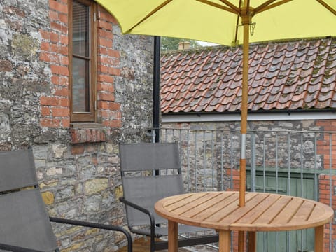 Sitting-out-area | The Chaff House, Wells