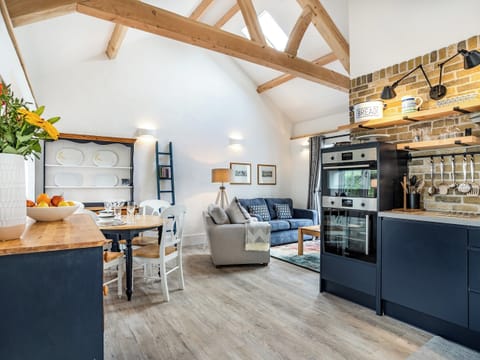 Open plan living space | Cowshed 1 - Cowshed Cottages at Travellers Rest Yard, Llanboidy