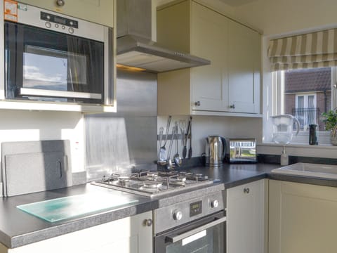 Kitchen area | Twenty Two Sea, The Bay, Filey