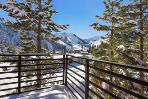 Townhome, 2 Queen Beds, Balcony, Mountain View (Valley View Bliss) | Property grounds