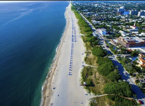Desirable Delray Beach! 